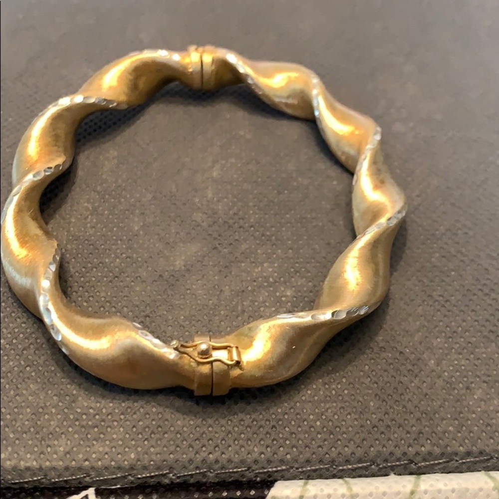 Veronese 18K Clad Satin/Diamond Cut Ribbon Bangle. - Picture 3 of 8